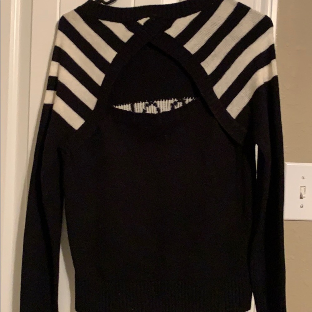 Sweater - Picture 3 of 4